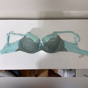 34DD Victorias Secret bra
